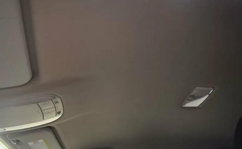 Toyota auris i рестайлинг