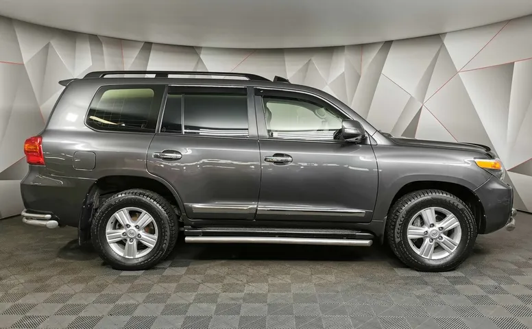 Toyota Land Cruiser 4.6 AT 4WD (5 мест) (309 л.с.) Серый