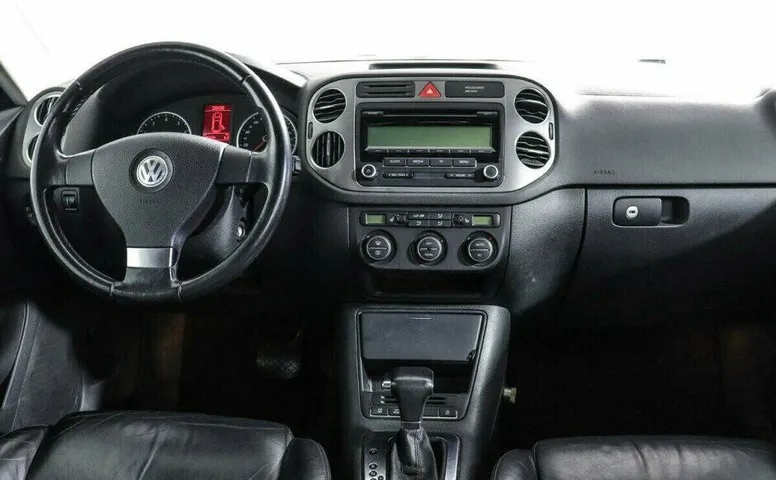 Volkswagen Tiguan 2.0 Автомат
