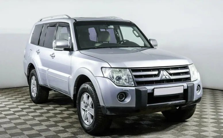 Mitsubishi Pajero IV