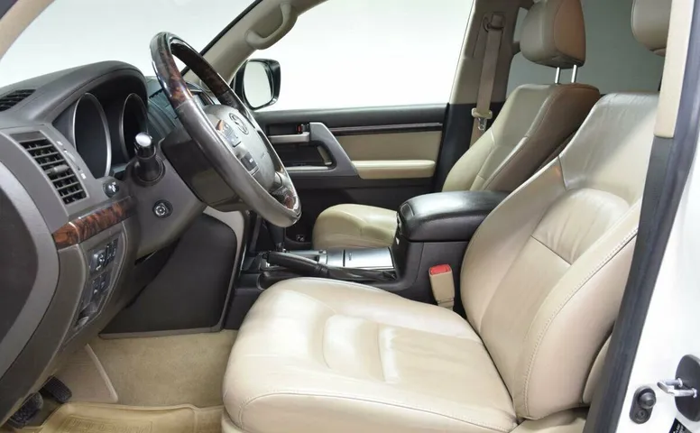 Toyota land cruiser 200 series