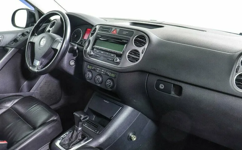 Volkswagen Tiguan 2.0 Автомат