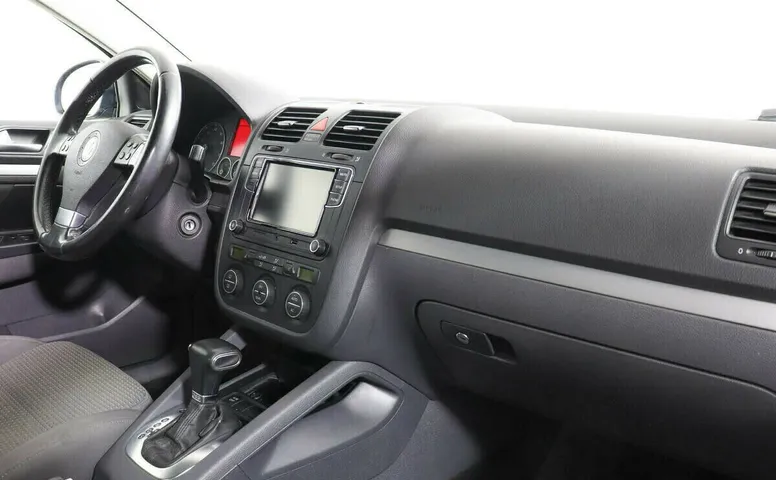Volkswagen Jetta V