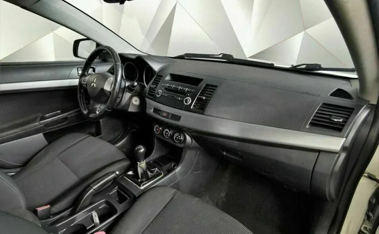 Mitsubishi lancer