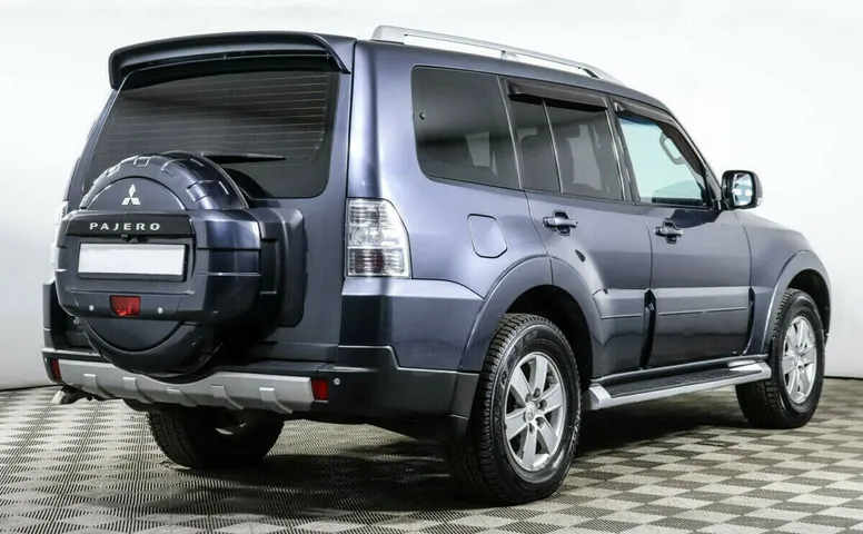 Mitsubishi Pajero IV