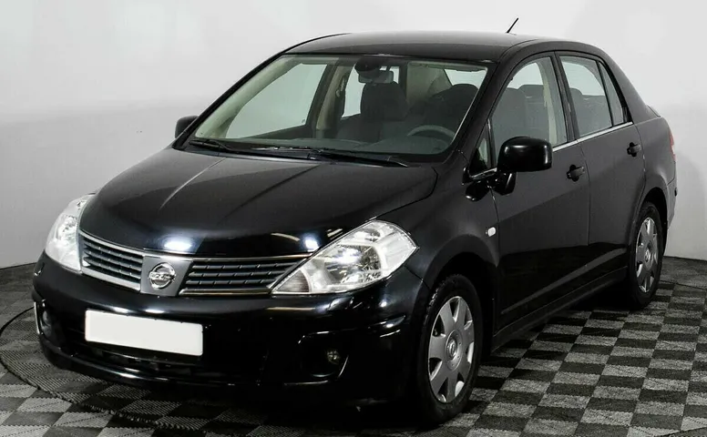 Nissan tiida