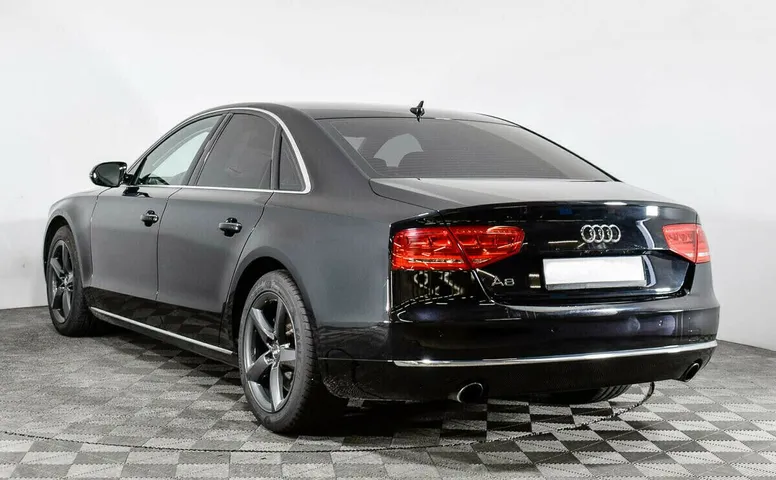 Audi A8 III (D4)