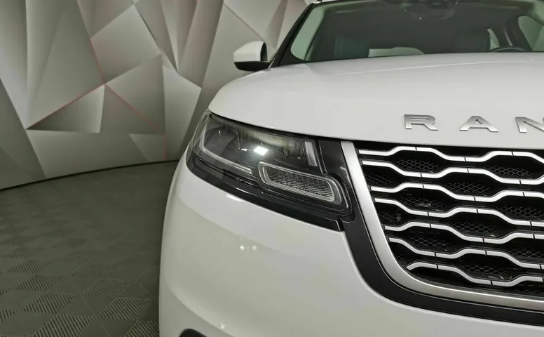 Land Rover Range Rover Velar 2.0 T AT (250 л.с.) Белый