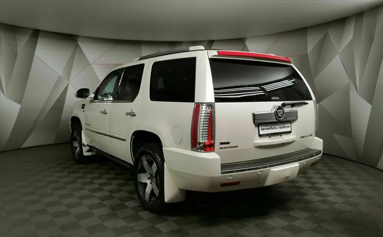 Cadillac Escalade 6.2 V8 АТ 4WD ESV (409 л.с.) Luxury ESV Белый