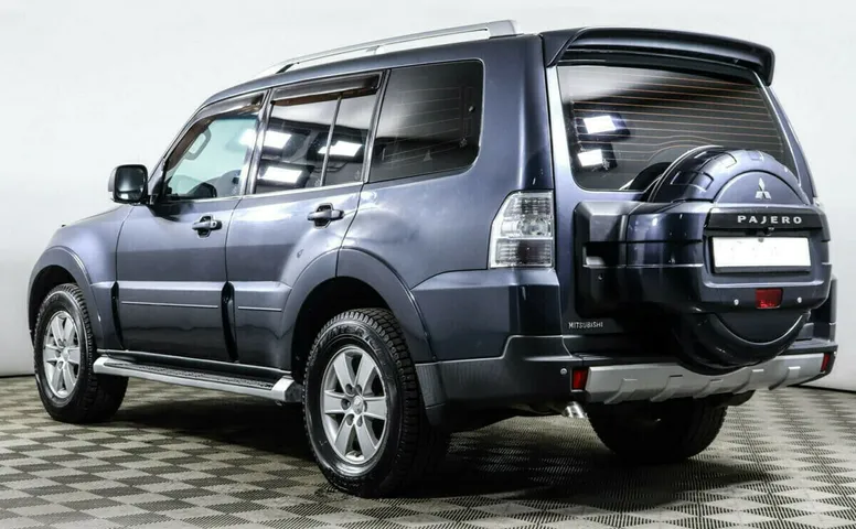 Mitsubishi Pajero IV