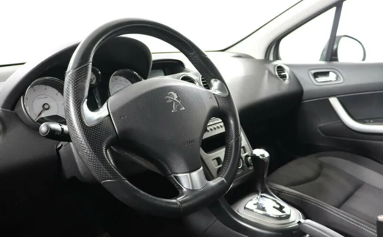 Peugeot 408 I