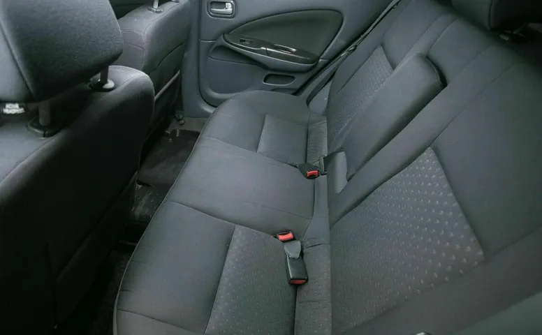 Nissan almera