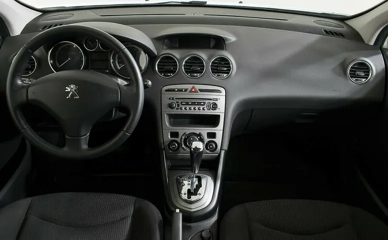 Peugeot 408 I