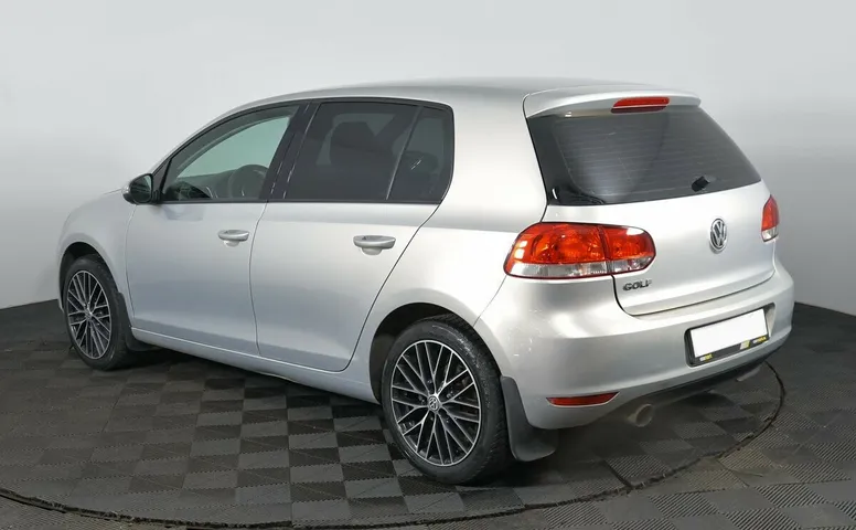 Volkswagen Golf VI