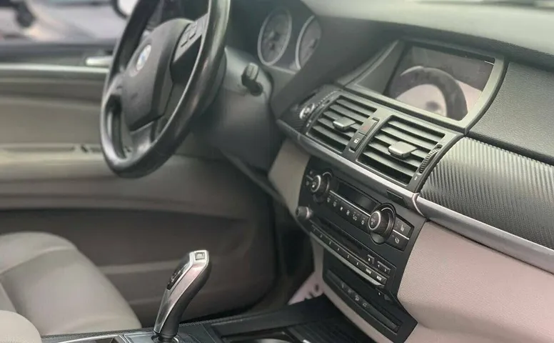 BMW X5 3.0si II (E70)