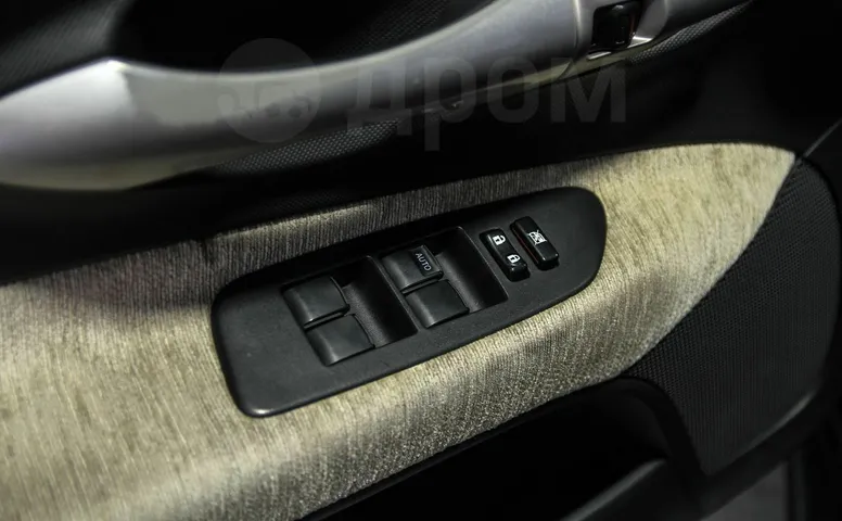 Toyota Auris, 1 поколение
