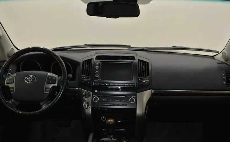Toyota land cruiser 200 series
