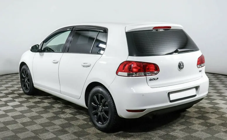 Volkswagen Golf VI