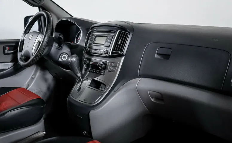 Hyundai H-1
