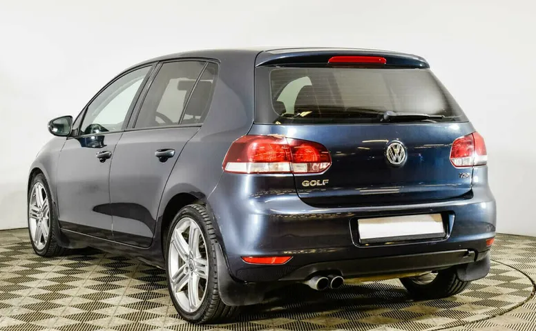 Volkswagen Golf VI