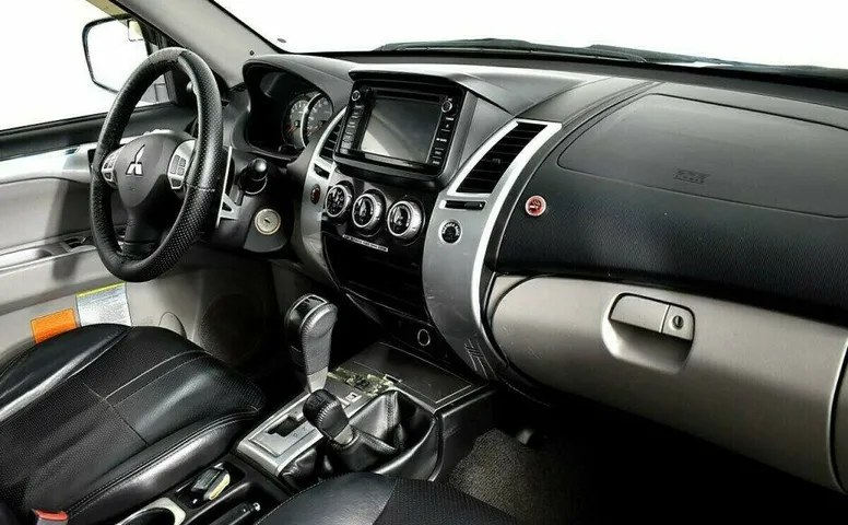 Mitsubishi Pajero Sport 3.0 Автомат