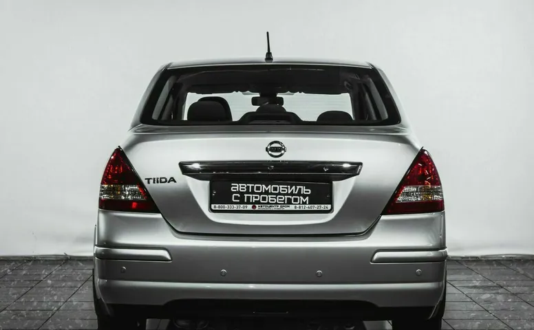 Nissan tiida