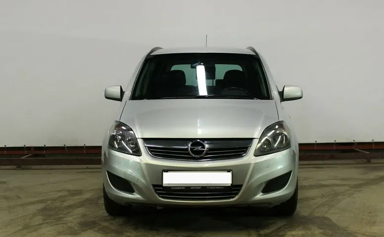 Opel Zafira B Рестайлинг