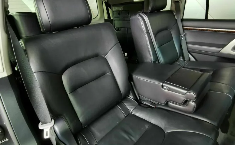 Toyota Land Cruiser 4.7 4WD AT (288 л.с.) Люкс Серый