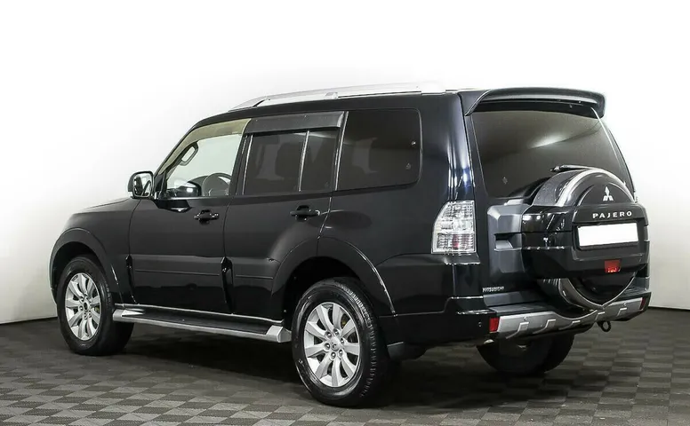 Mitsubishi Pajero IV
