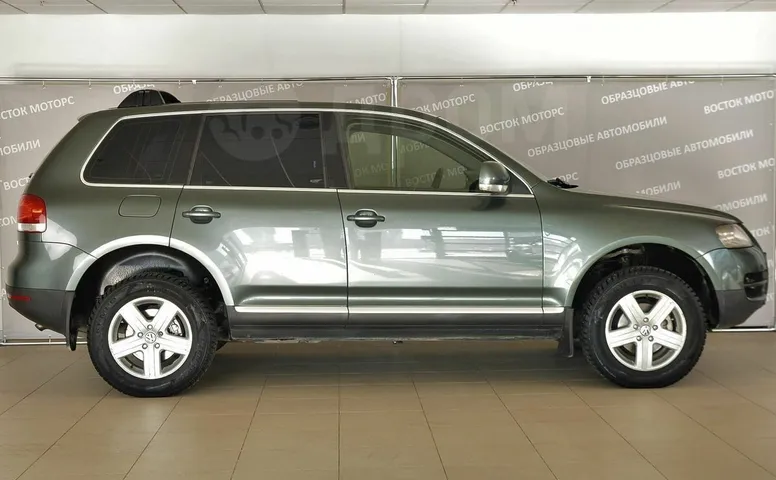 Volkswagen Touareg, 1 поколение