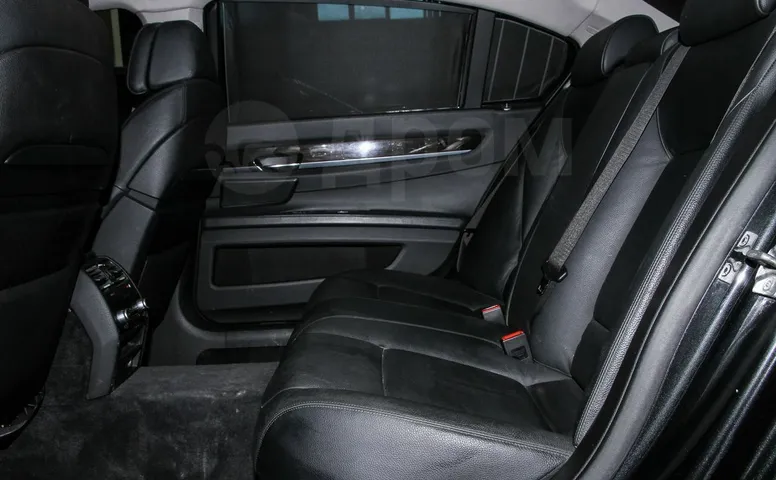 BMW 7-Series, 5 поколение
