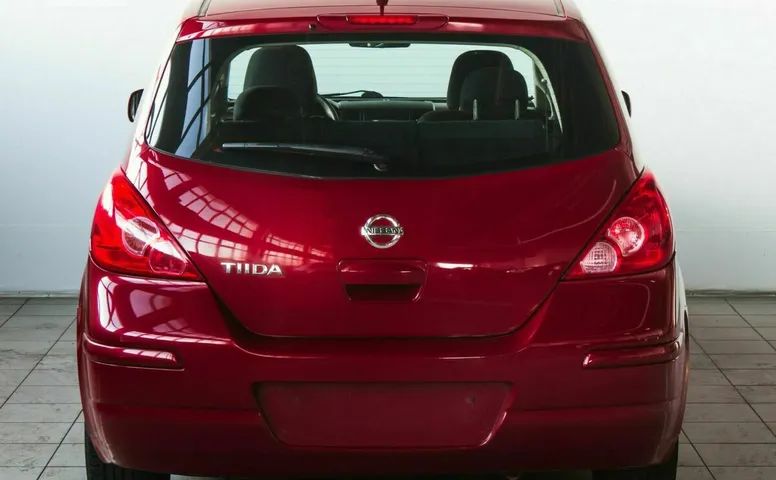 Nissan tiida