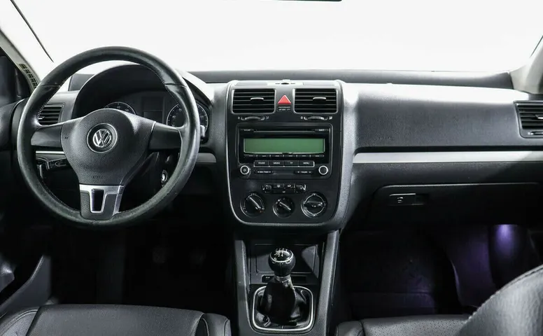 Volkswagen Jetta V