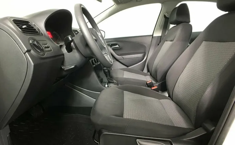 Volkswagen polo v