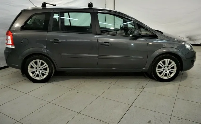 Opel Zafira B Рестайлинг