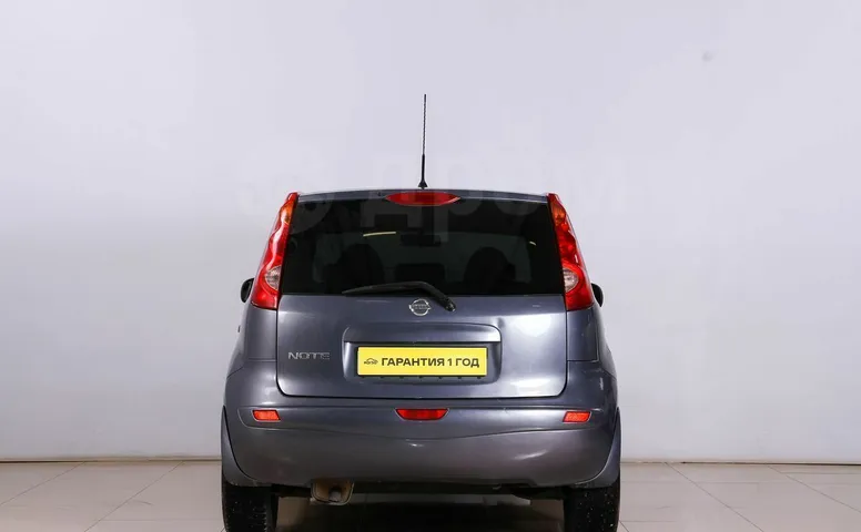 Nissan Note, 1 поколение