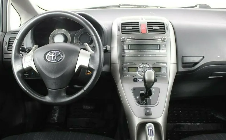 Toyota Auris I