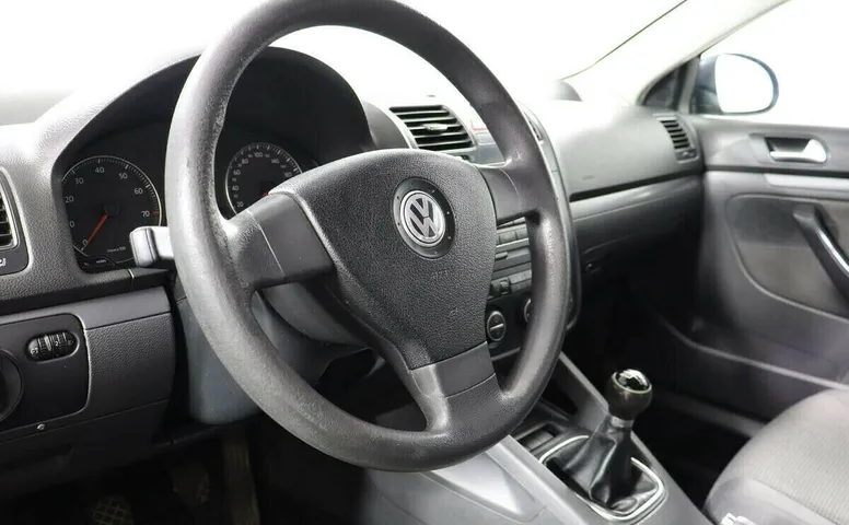 Volkswagen Jetta V