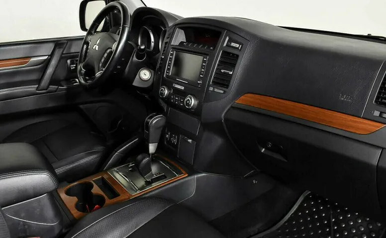 Mitsubishi Pajero 3.8 Автомат