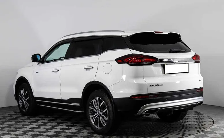 Geely atlas pro робот 2021 с пробегом 7 290 км