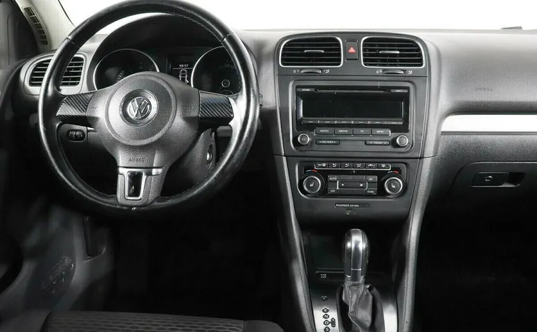 Volkswagen Golf VI