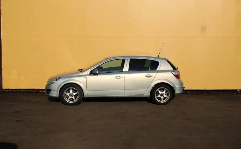 Opel ASTRA 1.8 MT (125 л.с.)