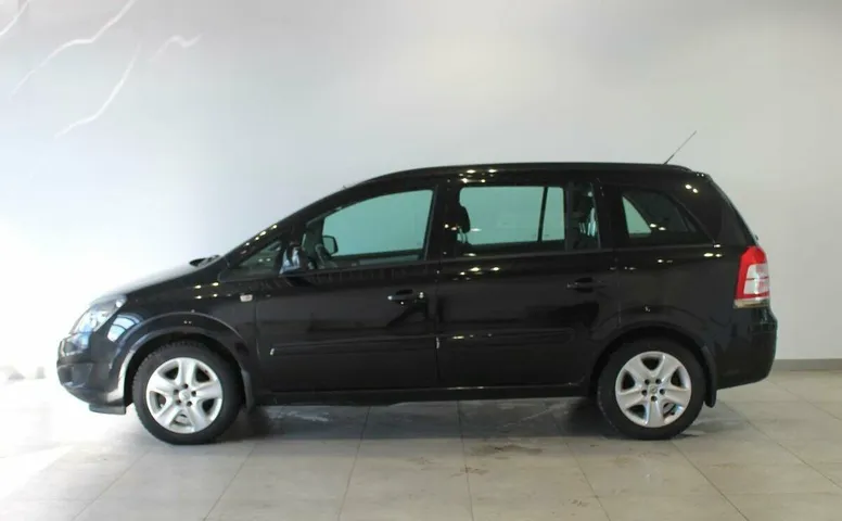 Opel Zafira B Рестайлинг