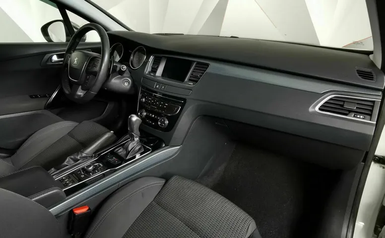 Peugeot 508 2.0 HDi AT (136 л.с.) Белый
