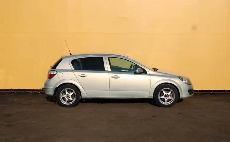 Opel ASTRA 1.8 MT (125 л.с.)
