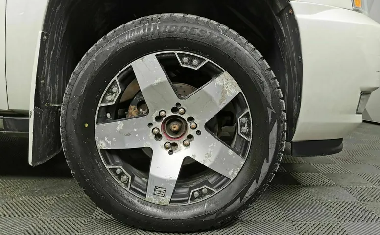 Cadillac Escalade 6.2 V8 АТ 4WD ESV (409 л.с.) Luxury ESV Белый