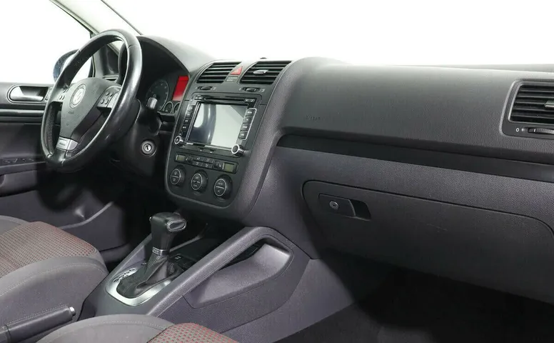 Volkswagen Golf VI