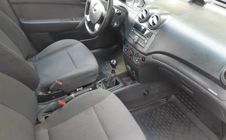 Chevrolet AVEO 1.4 MT (101 л.с.)
