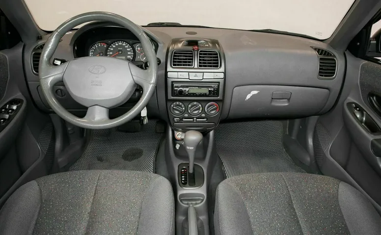 Hyundai accent