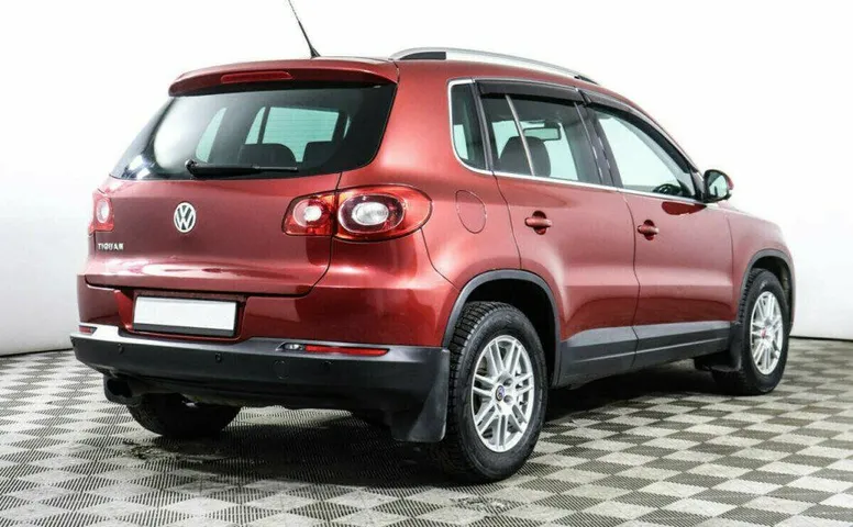 Volkswagen Tiguan 2.0 Автомат